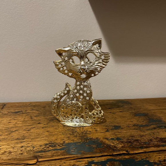 Gold Cat Earring Figurine - Picture 2 of 5